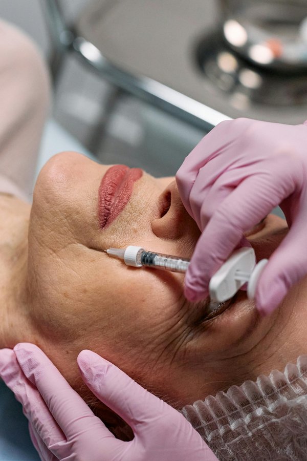 Les avantages de l'injection d'acide hyaluronique à Caen pour la beauté